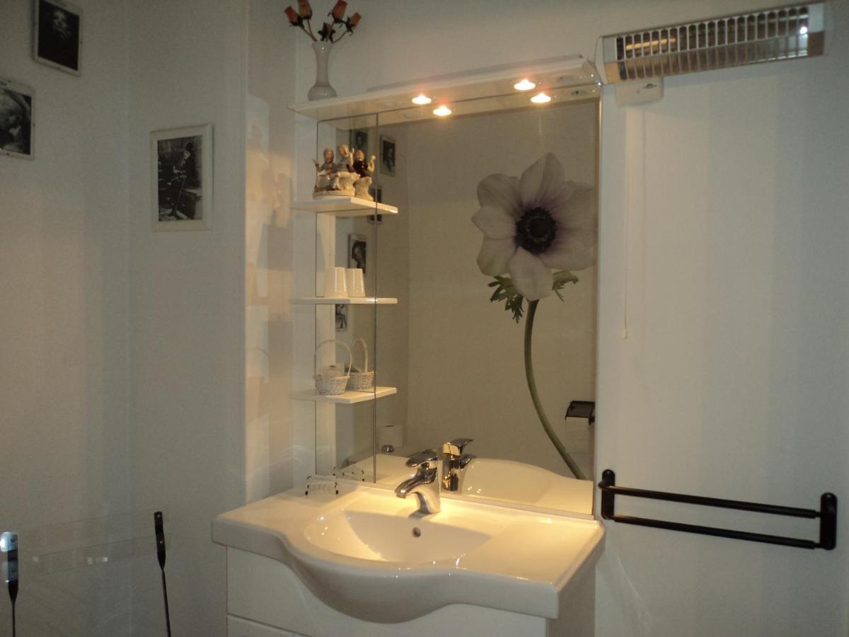 Bed and Breakfast Chez Julie Beaucamps-Ligny Esterno foto