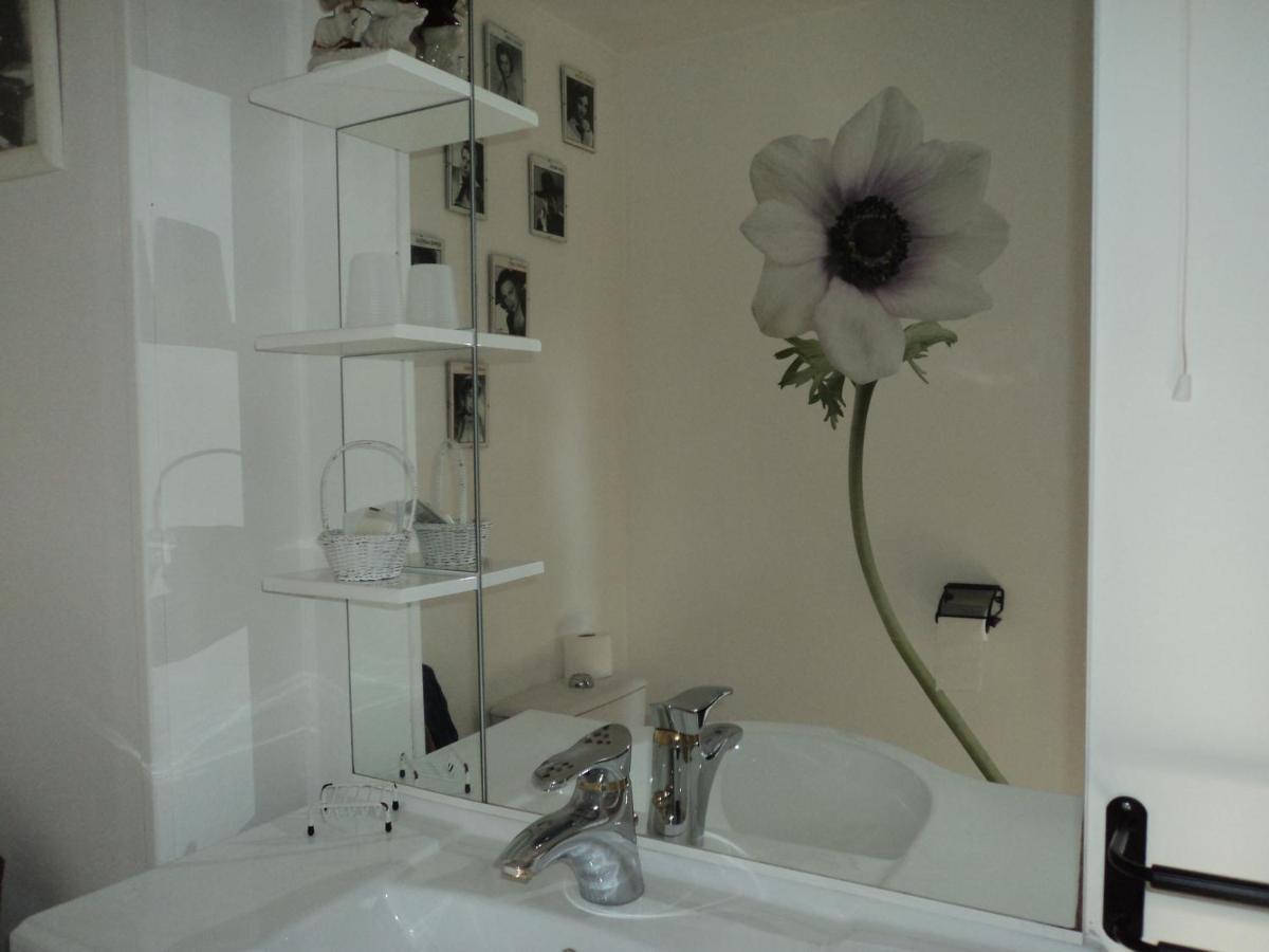 Bed and Breakfast Chez Julie Beaucamps-Ligny Esterno foto