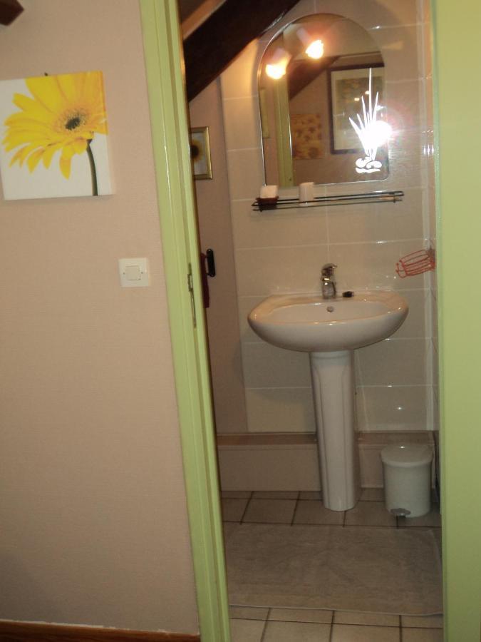 Bed and Breakfast Chez Julie Beaucamps-Ligny Esterno foto