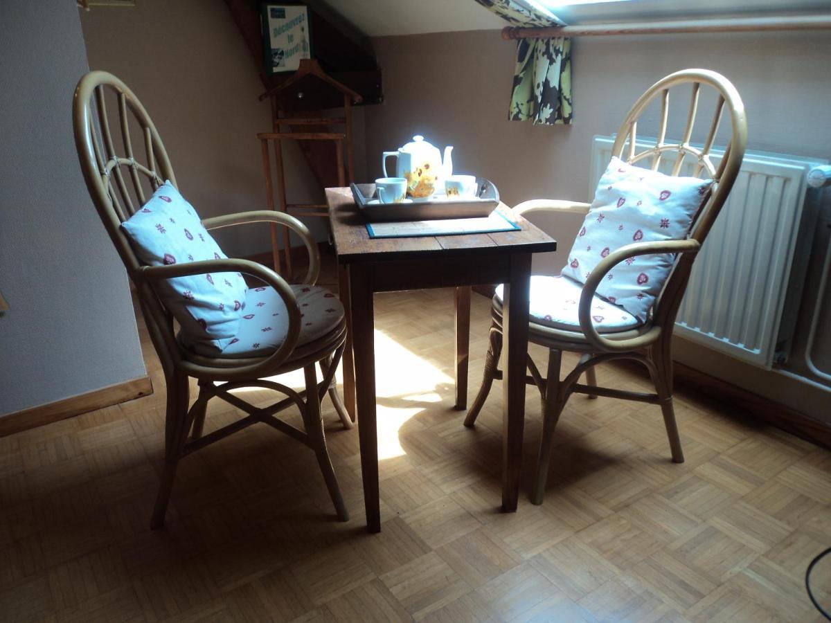 Bed and Breakfast Chez Julie Beaucamps-Ligny Esterno foto